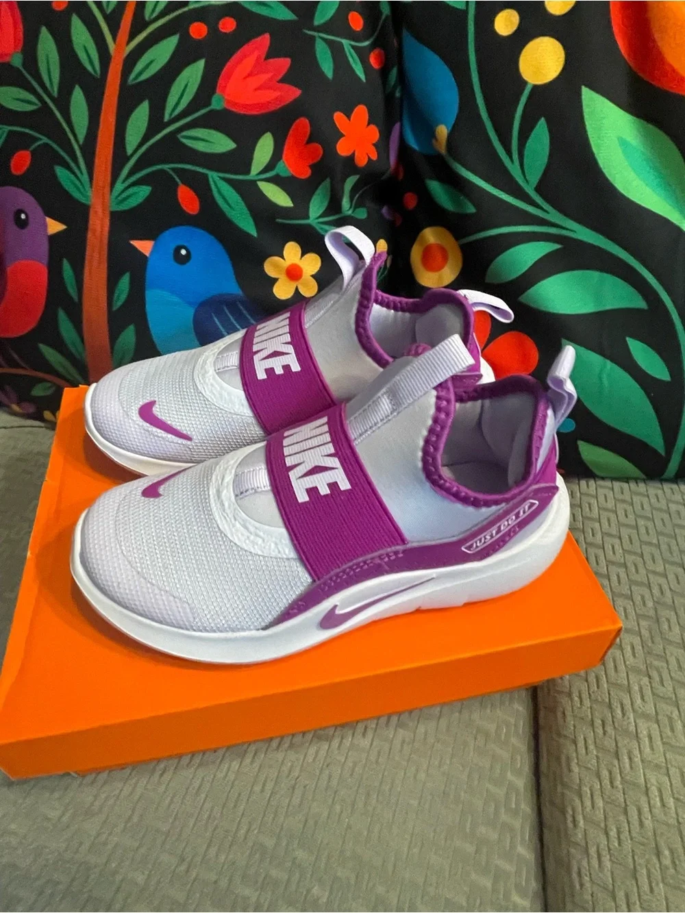 Nike Flex Runner 4 girls Slip-On Sneakers — White and Purple Accents